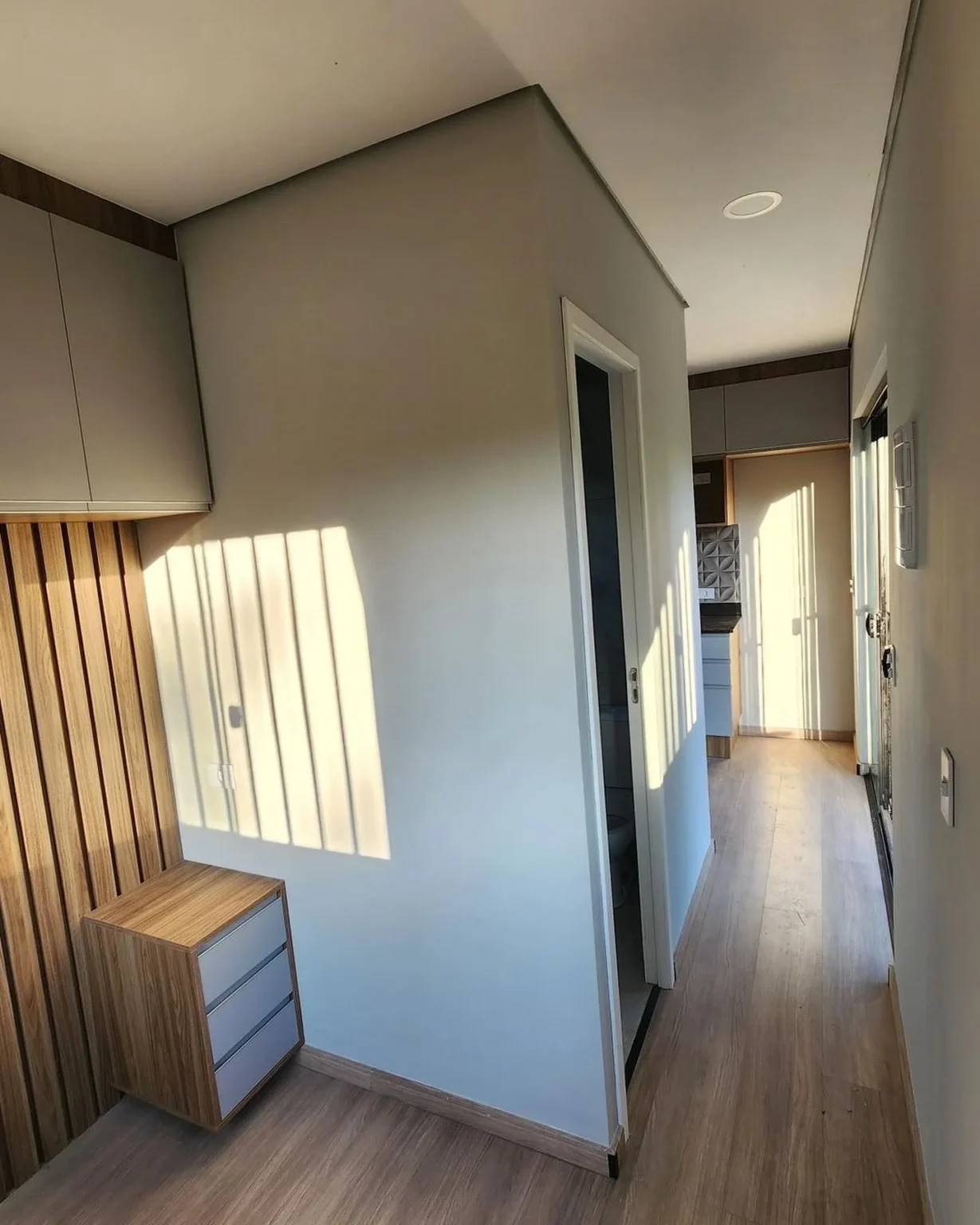 Custom 20ft Shipping Container Home With Water Tank - photo 3