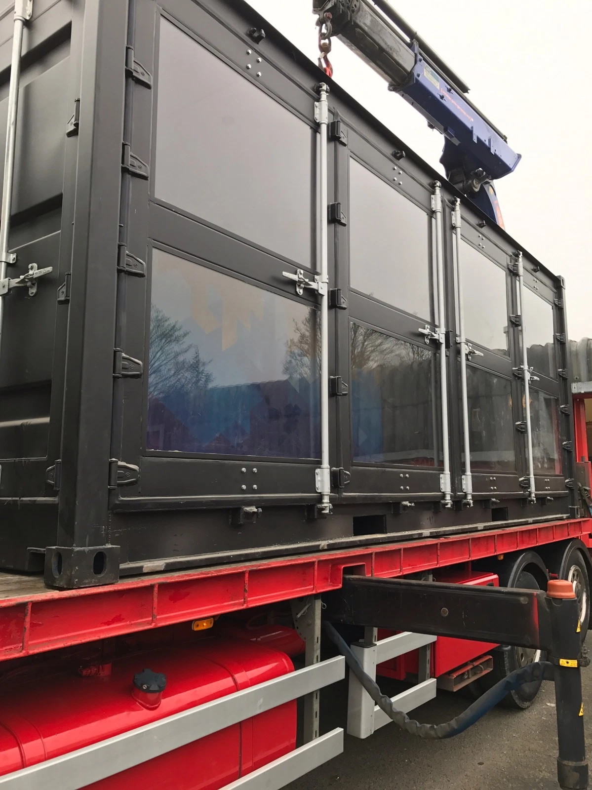 20ft Container With Glass Windows - photo 5