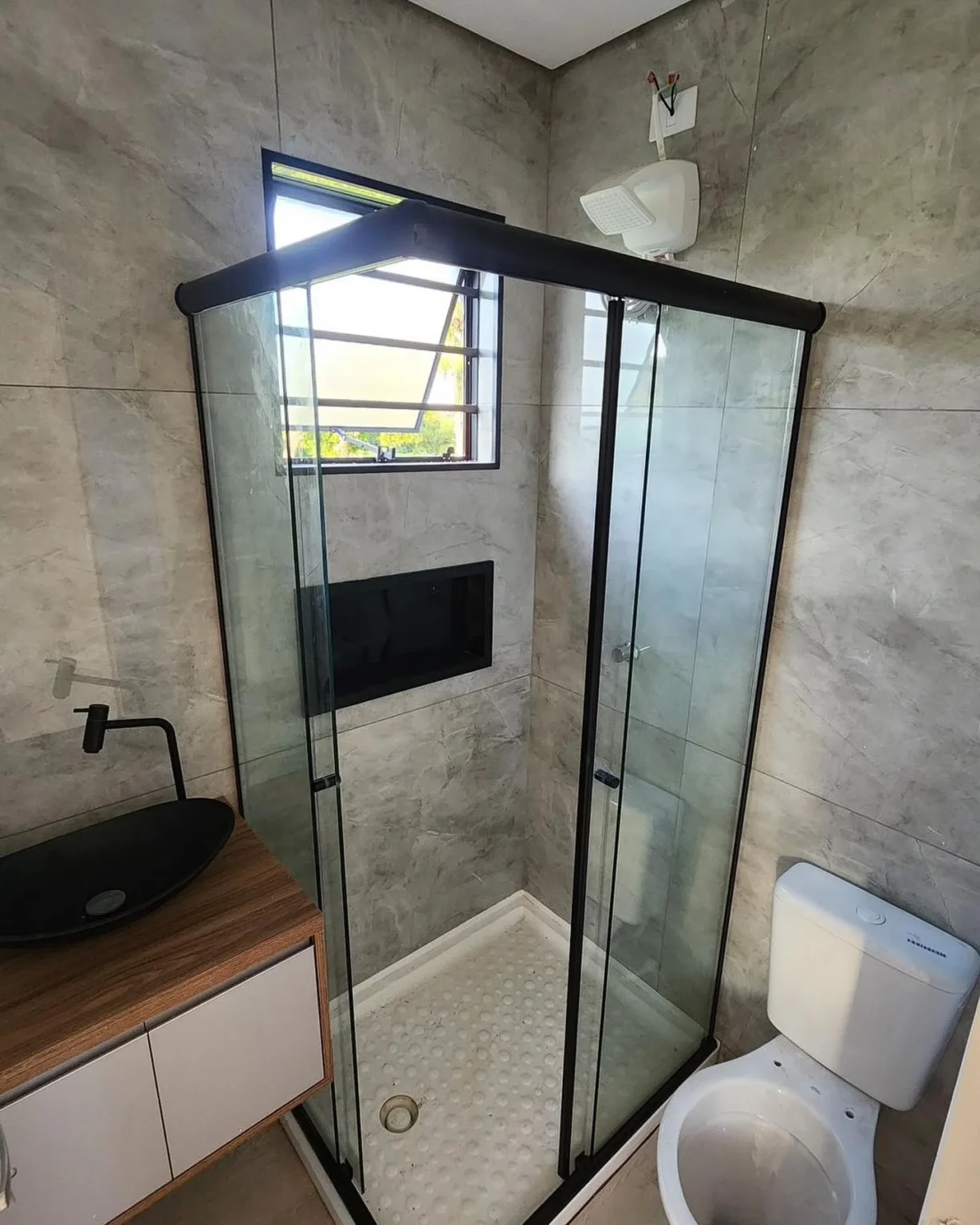 Custom 20ft Shipping Container Home With Water Tank - photo 4