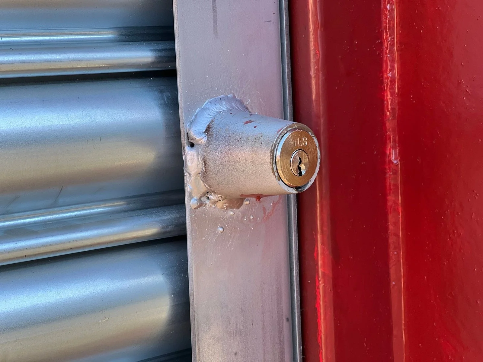 20ft Shipping Container With Roller Shutter Door For Sale - photo 4