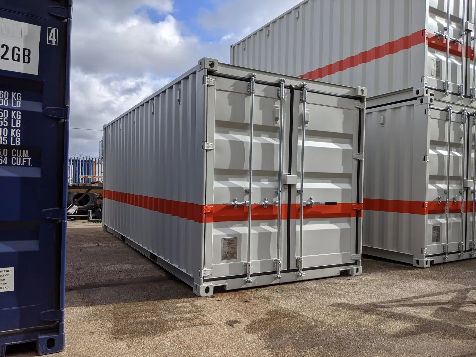 20Ft Workshop Containers With Shelves - photo 2