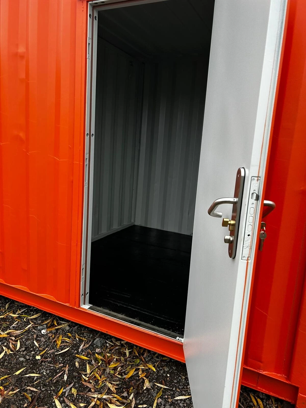 40ft x 8ft shipping container Multistore - photo 4