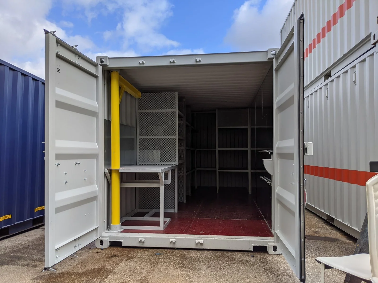 20Ft Workshop Containers With Shelves - photo 1