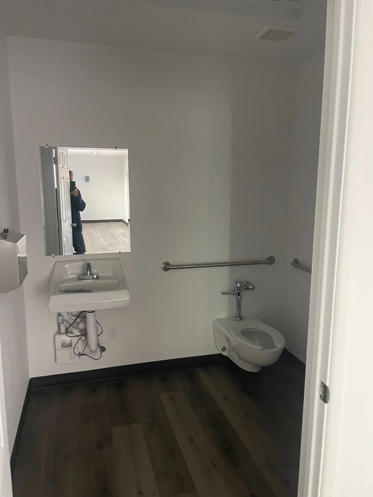 40ft Shipping Container Office with ADA Restroom - Variant B - photo 3