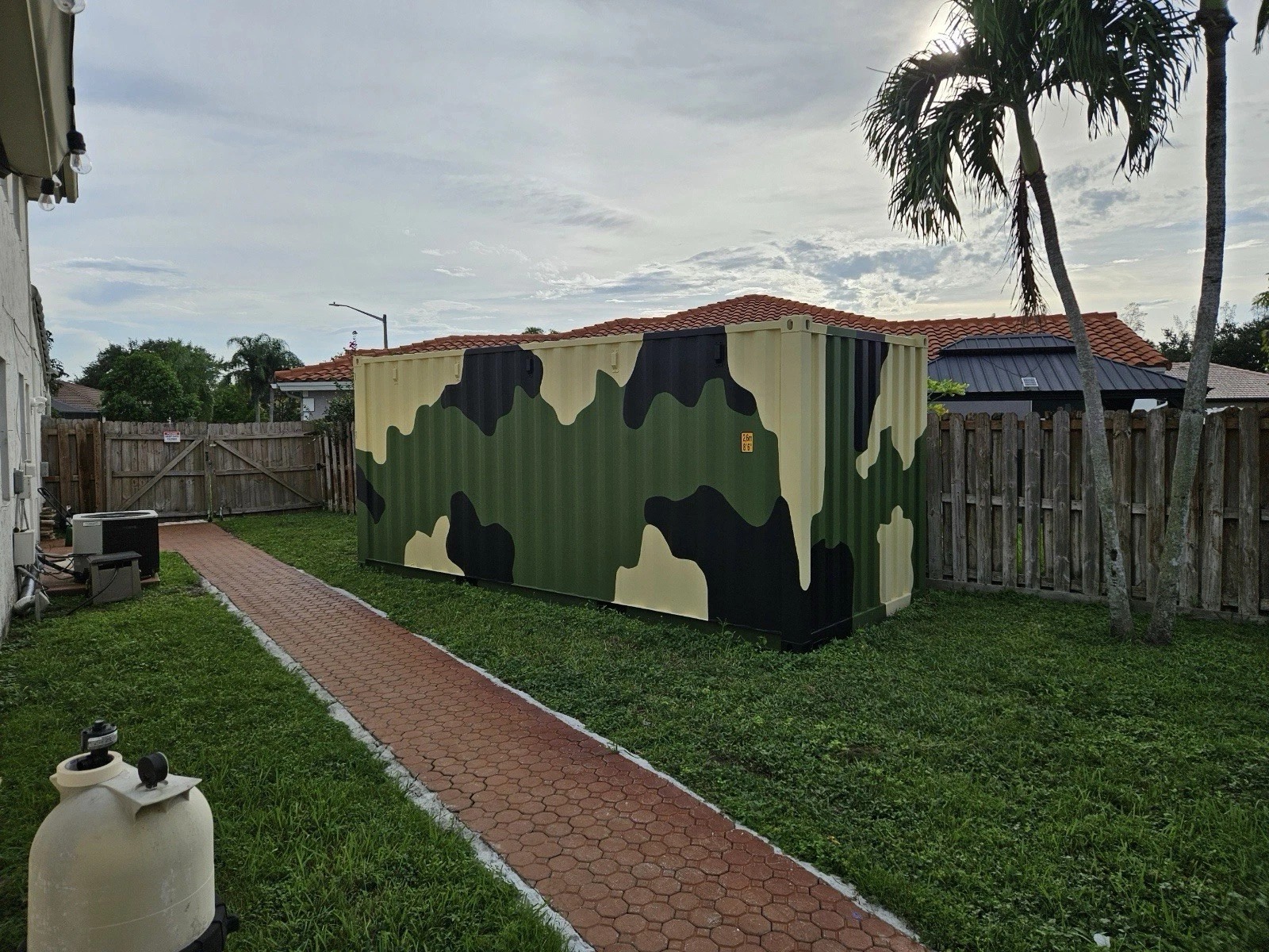 20ft Camouflage Storage Container - Wind & Water Tight - photo 3