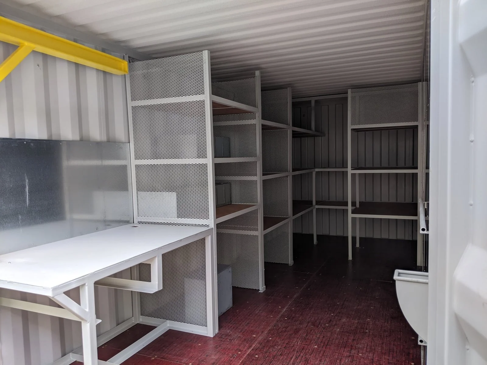 20Ft Workshop Containers With Shelves - photo 3