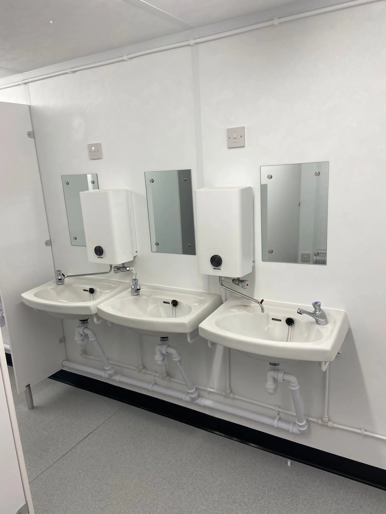 4+1 Steel Toilet Cabin 20ft x 9ft for Sale - photo 2