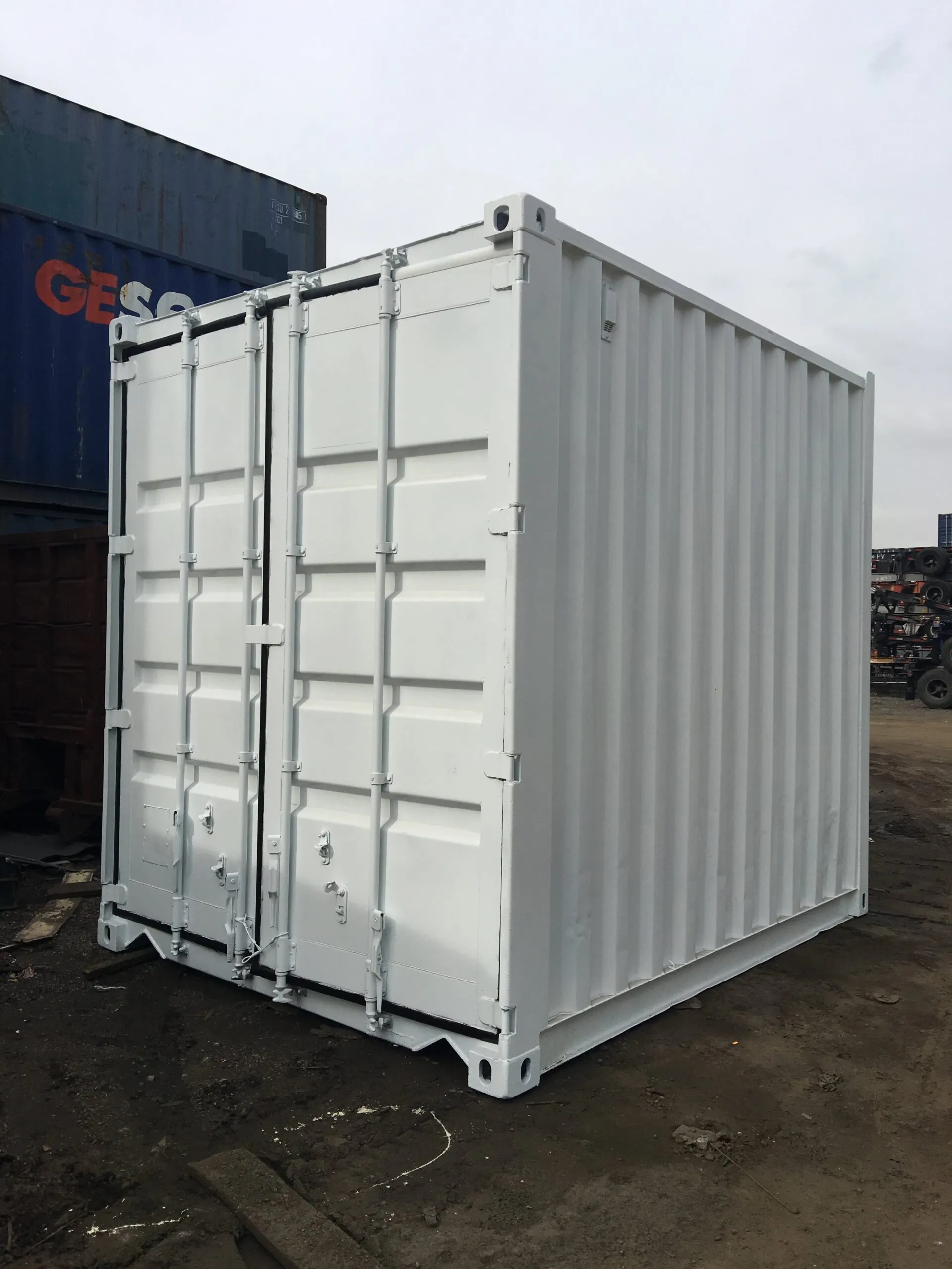 10ft Standard Non-Iso Container - photo 3