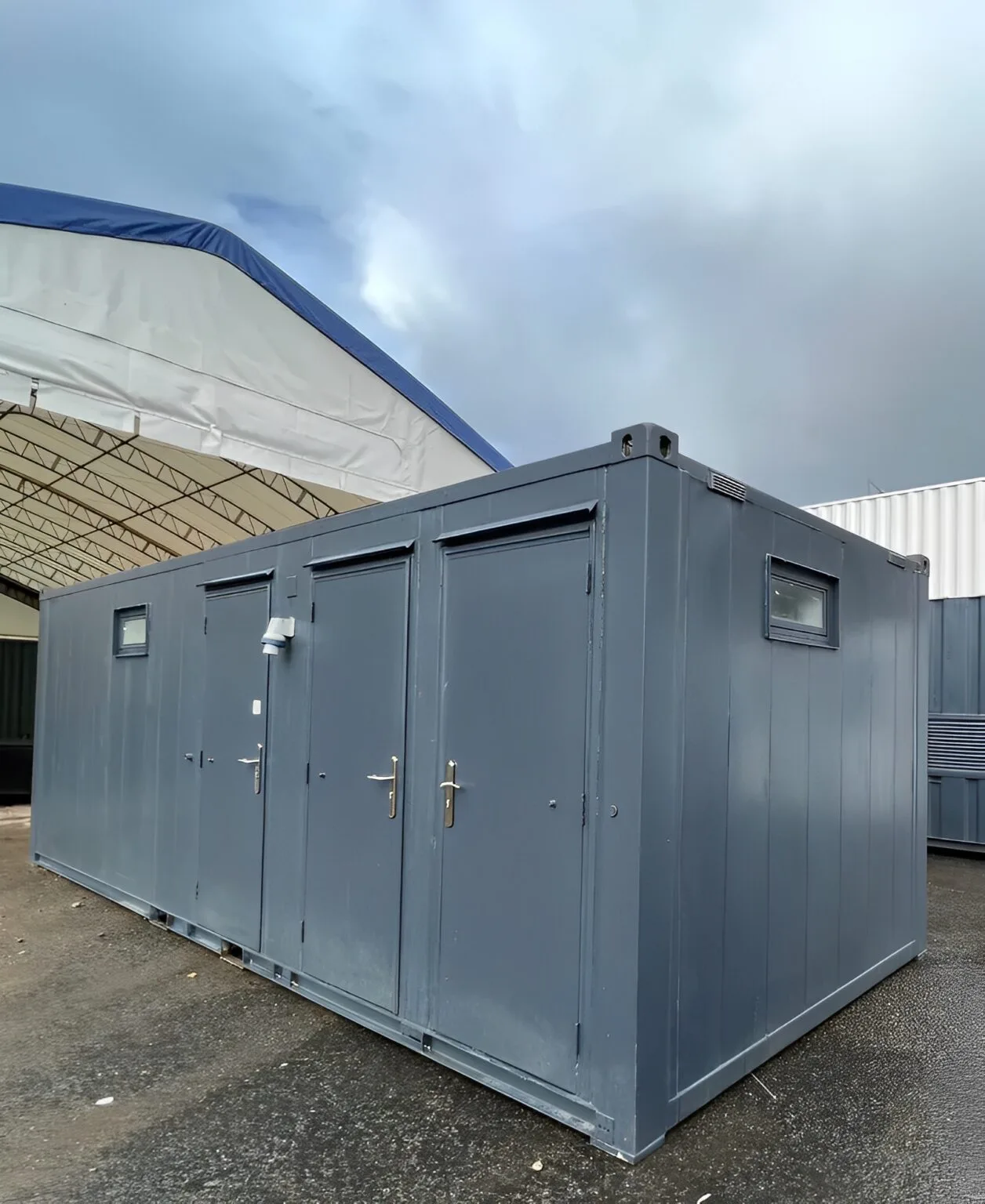 24ft x 9ft Toilet Block With Shower - 4+1 Toilet Unit - photo 1