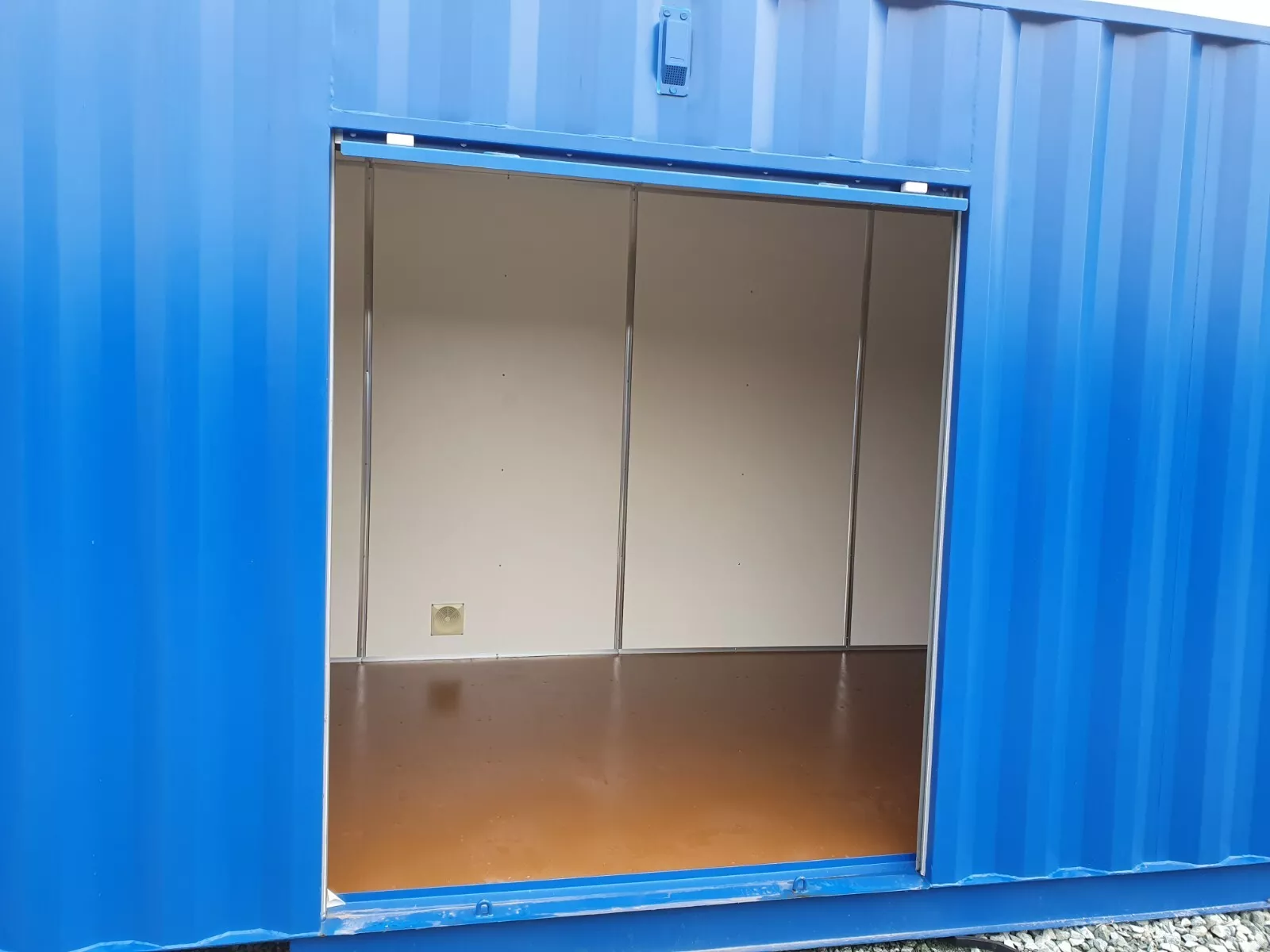 40ft Self Storage Container - Insulated & Ply Lined - photo 3