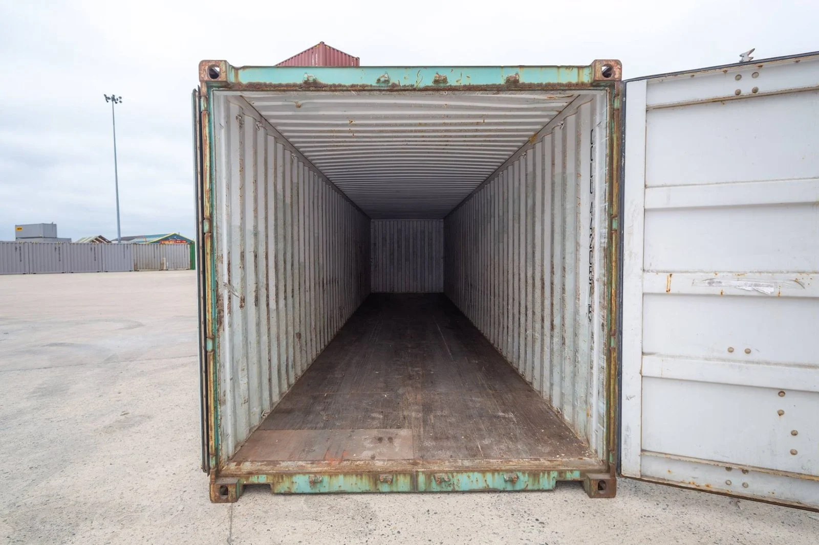 40FT Preloved Shipping Container - Wind & Watertight - photo 4
