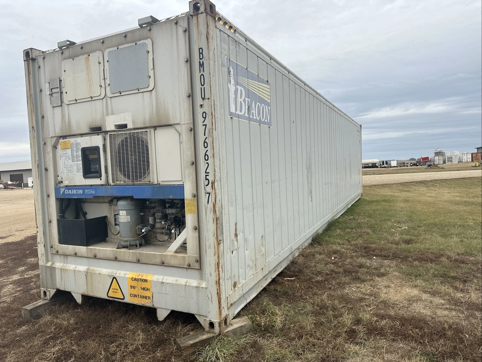 Daikin 40ft Refrigerated Shipping Container (Reefer) - photo 1
