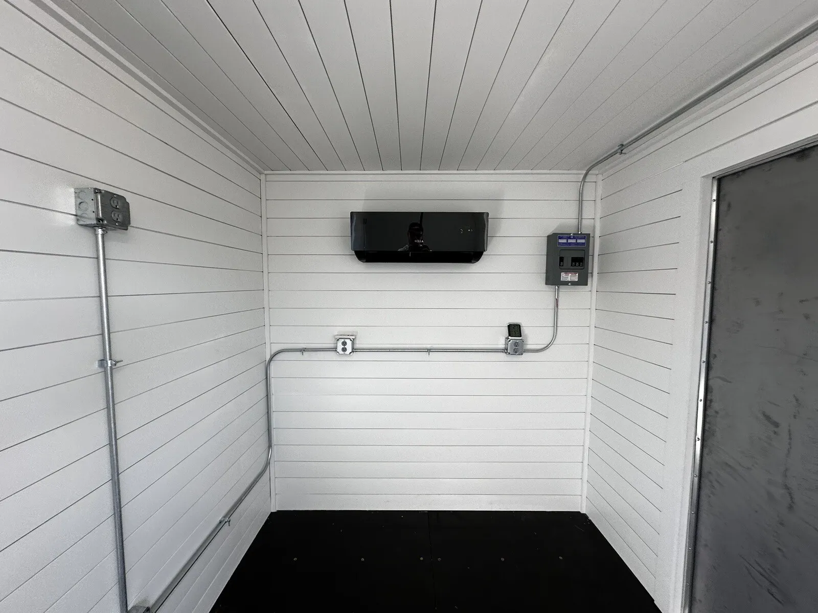 20ft Slate Gray Shiplap 120V Shipping Container Office With Mini Split - photo 6