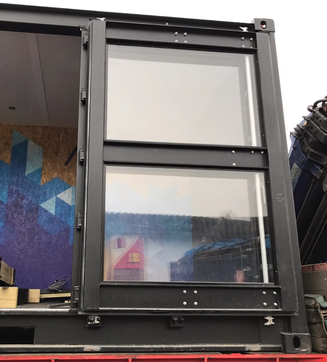 20ft Container With Glass Windows - photo 3