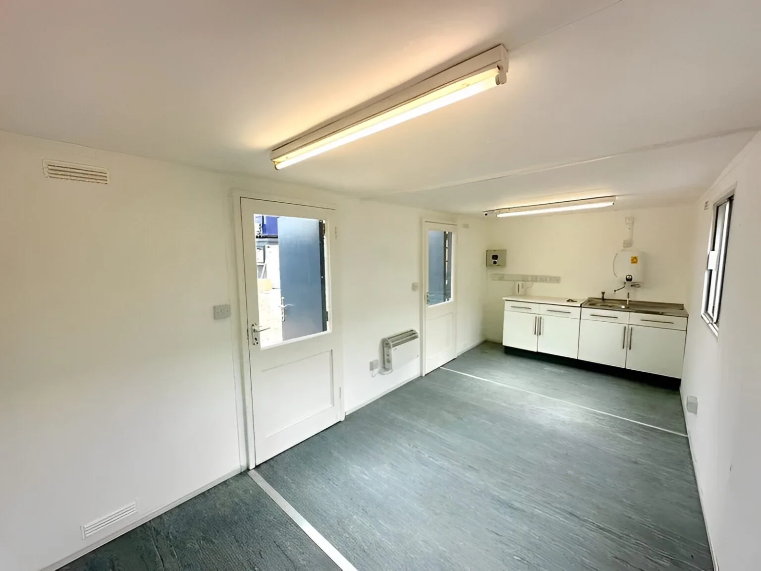 24 x 9Ft Anti Vandal Cabin \| Office, Canteen, Toilet & Generator - photo 6