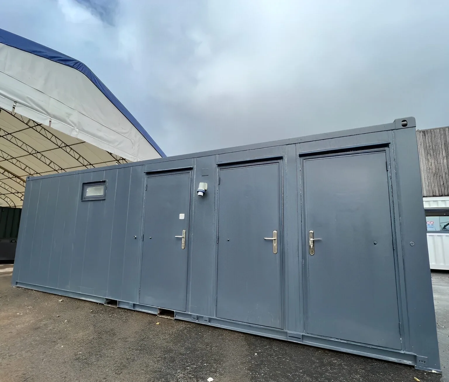24ft x 9ft Toilet Block With Shower - 4+1 Toilet Unit - photo 2
