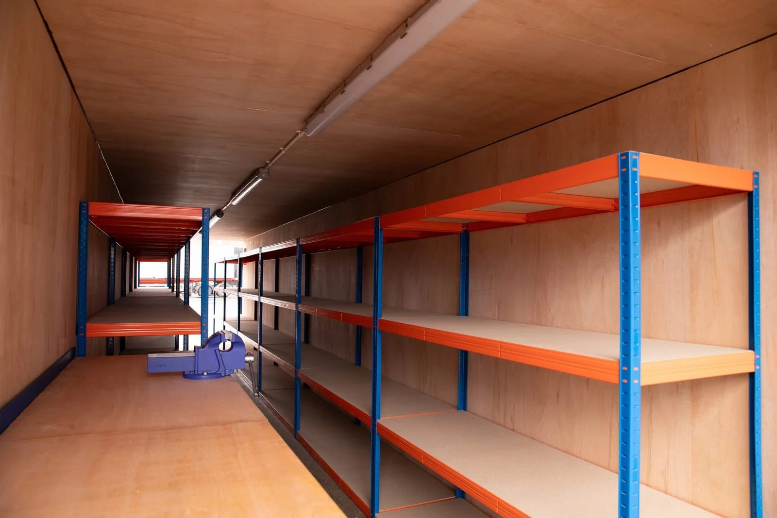 40ft Tunnel Container - Fully Shelved Mobile Workshop - photo 3