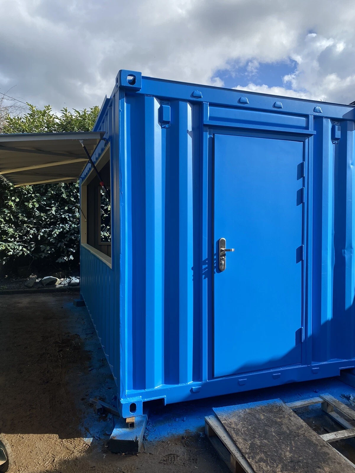 15ft Shipping Container Bar, Kiosk, Stall & Retail Pod - photo 2