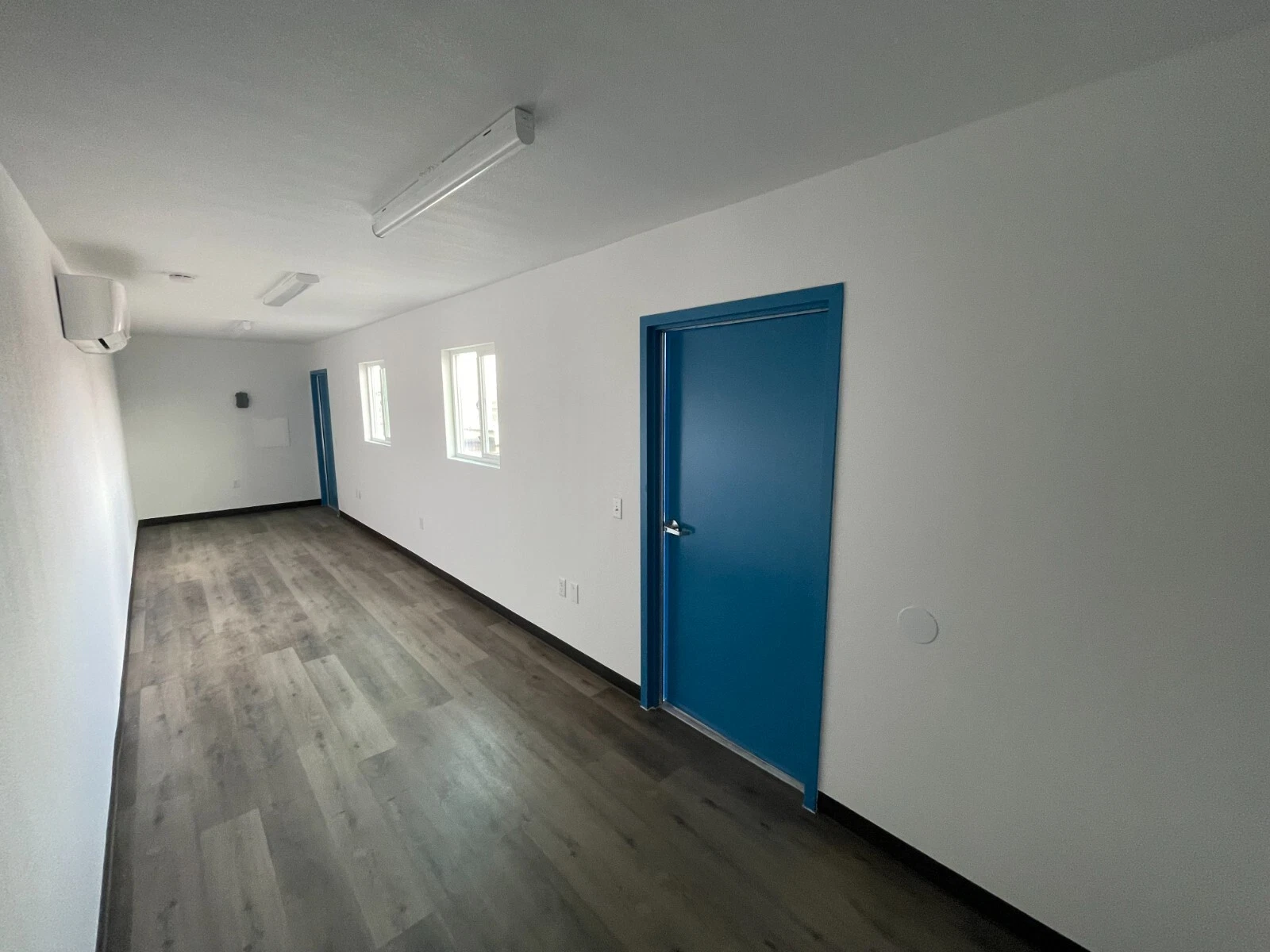 40ft Shipping Container Office with ADA Restroom - Variant B - photo 5