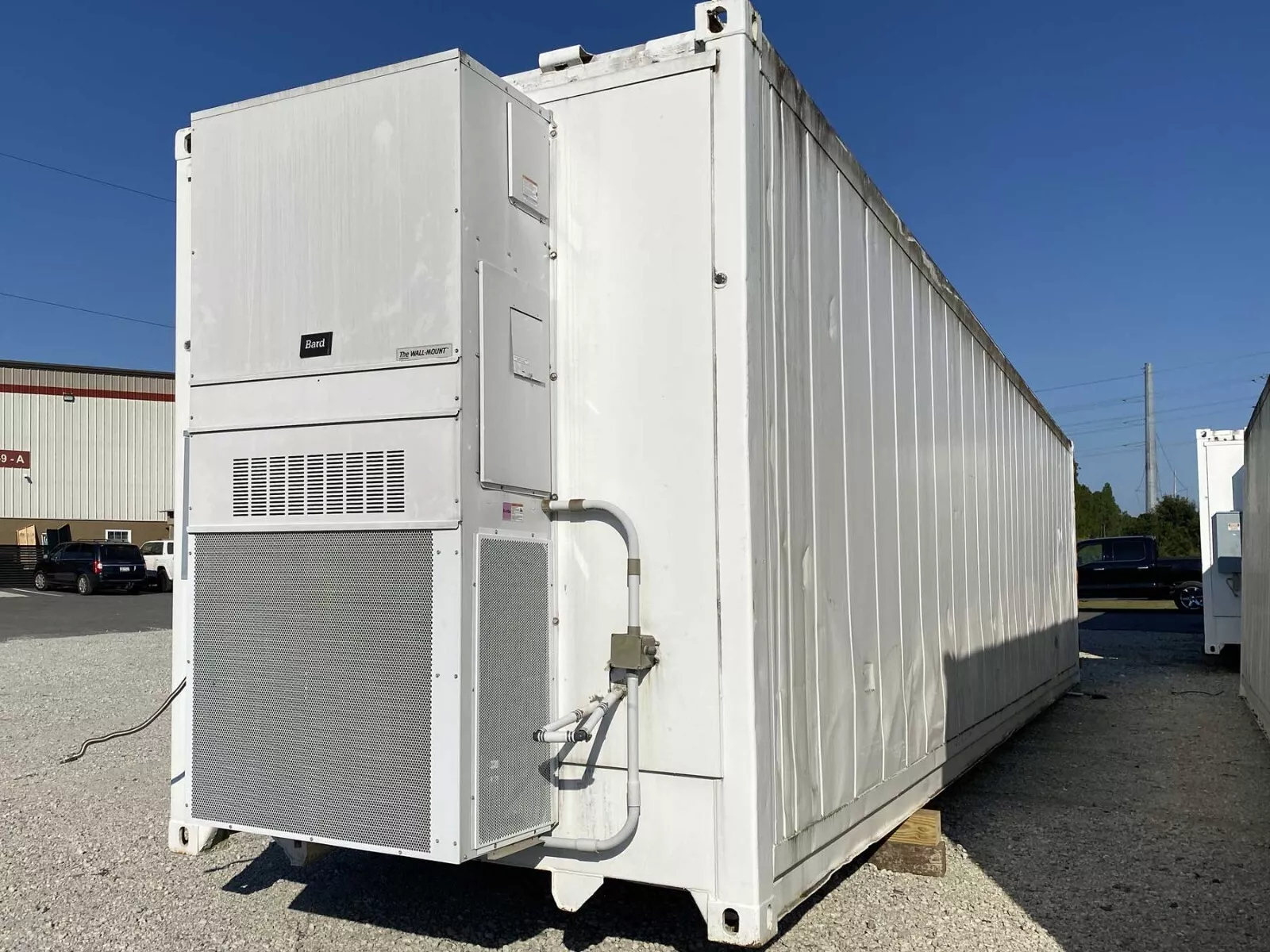 40 Foot High Cube Insulated Shipping Container with 5 Ton Bard HVAC - photo 1
