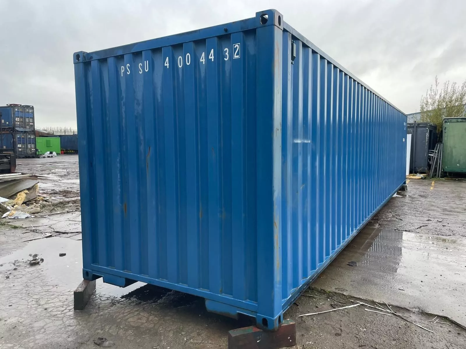 40ft Shipping Container with Roll-Up Door, Electrics & Interior Lighting - photo 3