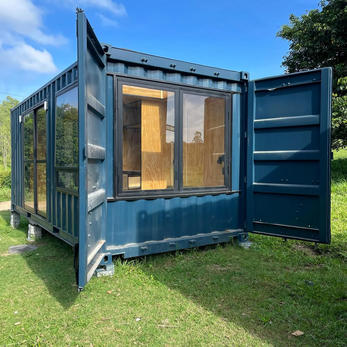 Custom 20ft Cozy Cabin Container House for Sale - photo 2