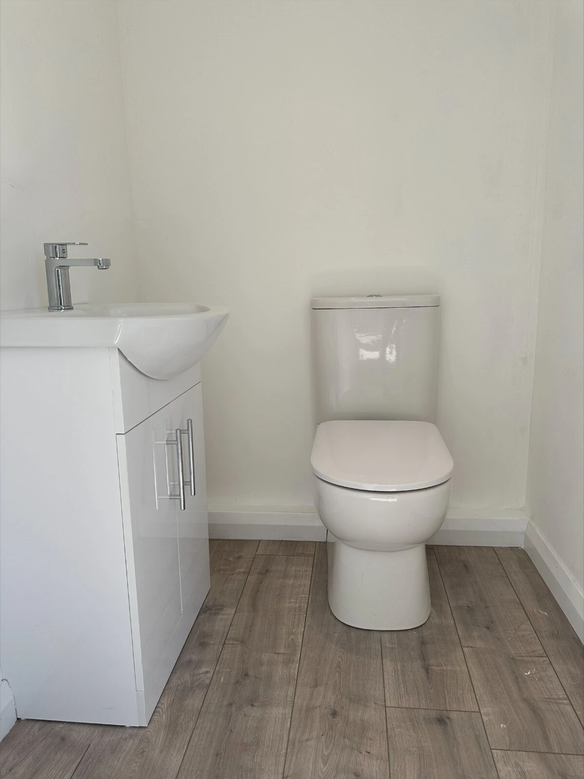 7.5 x 3m Office with Kitchenette and WC - photo 5