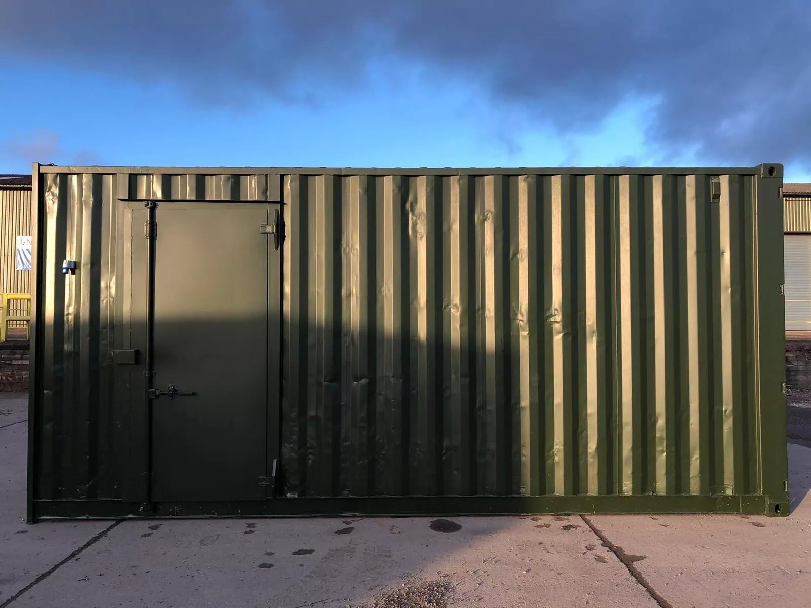 20ft High Cube Container With Anti-Condensation, Lighting & Shelving - photo 6