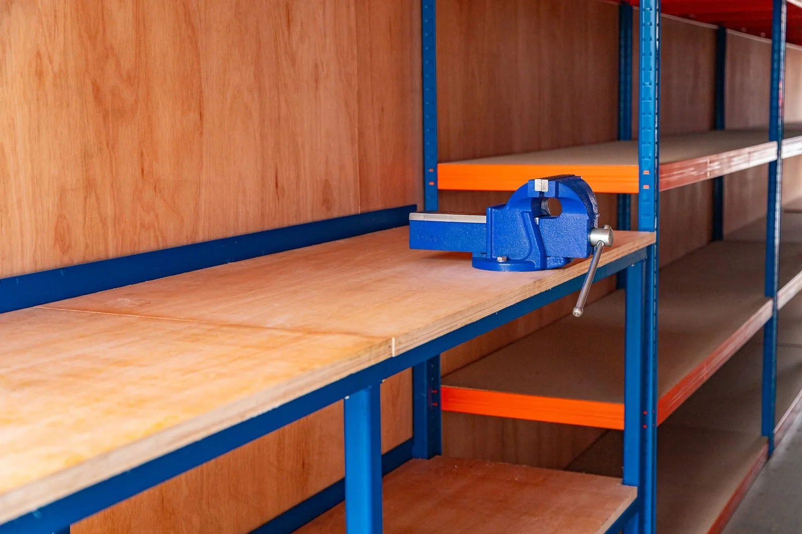 40ft Tunnel Container - Fully Shelved Mobile Workshop - photo 4