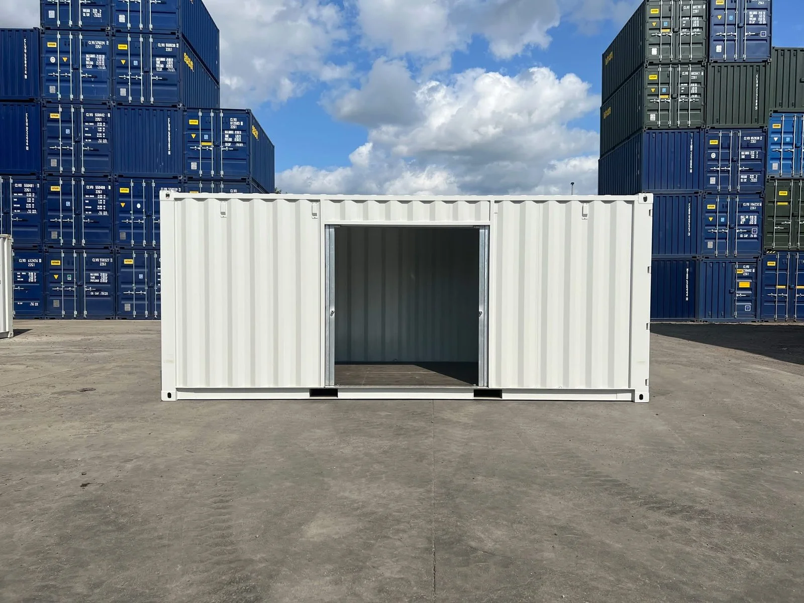 20ft Custom Shipping Container - Roller Shutter RAL 7035 Respray - photo 4