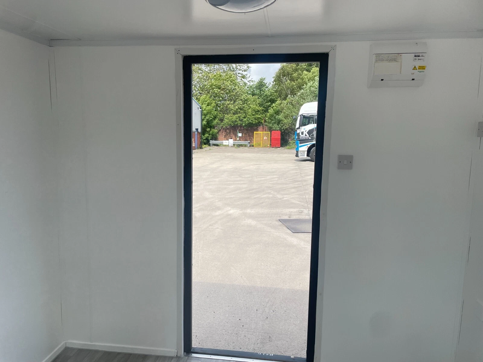 10×8 ft Small Office Container - High Security - photo 4