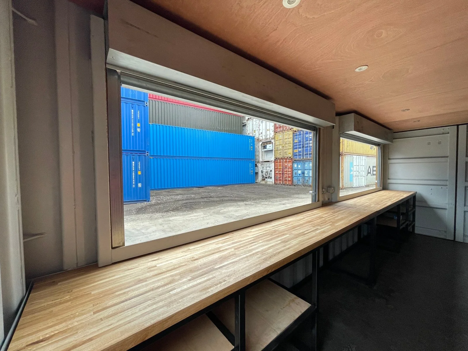 20ft Converted Container Bar - Fully Customized Outdoor Serving Unit - photo 4