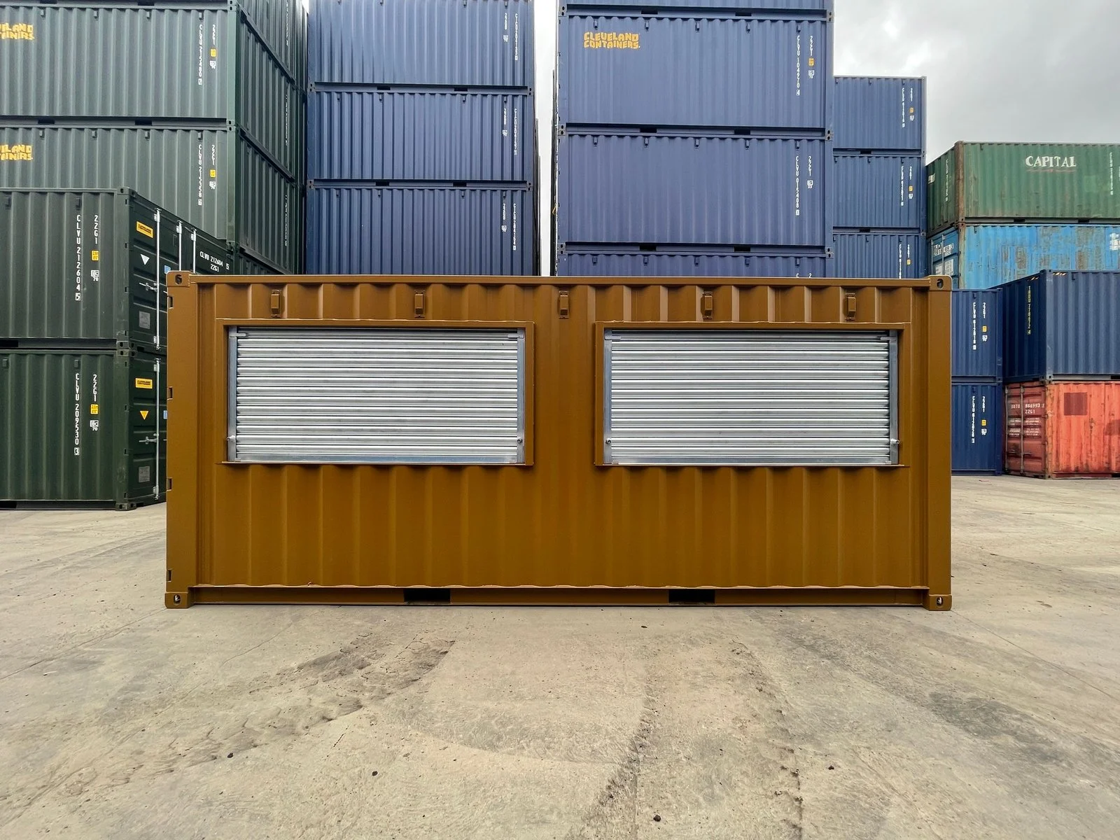 20ft Converted Container Bar - Fully Customized Outdoor Serving Unit - photo 1