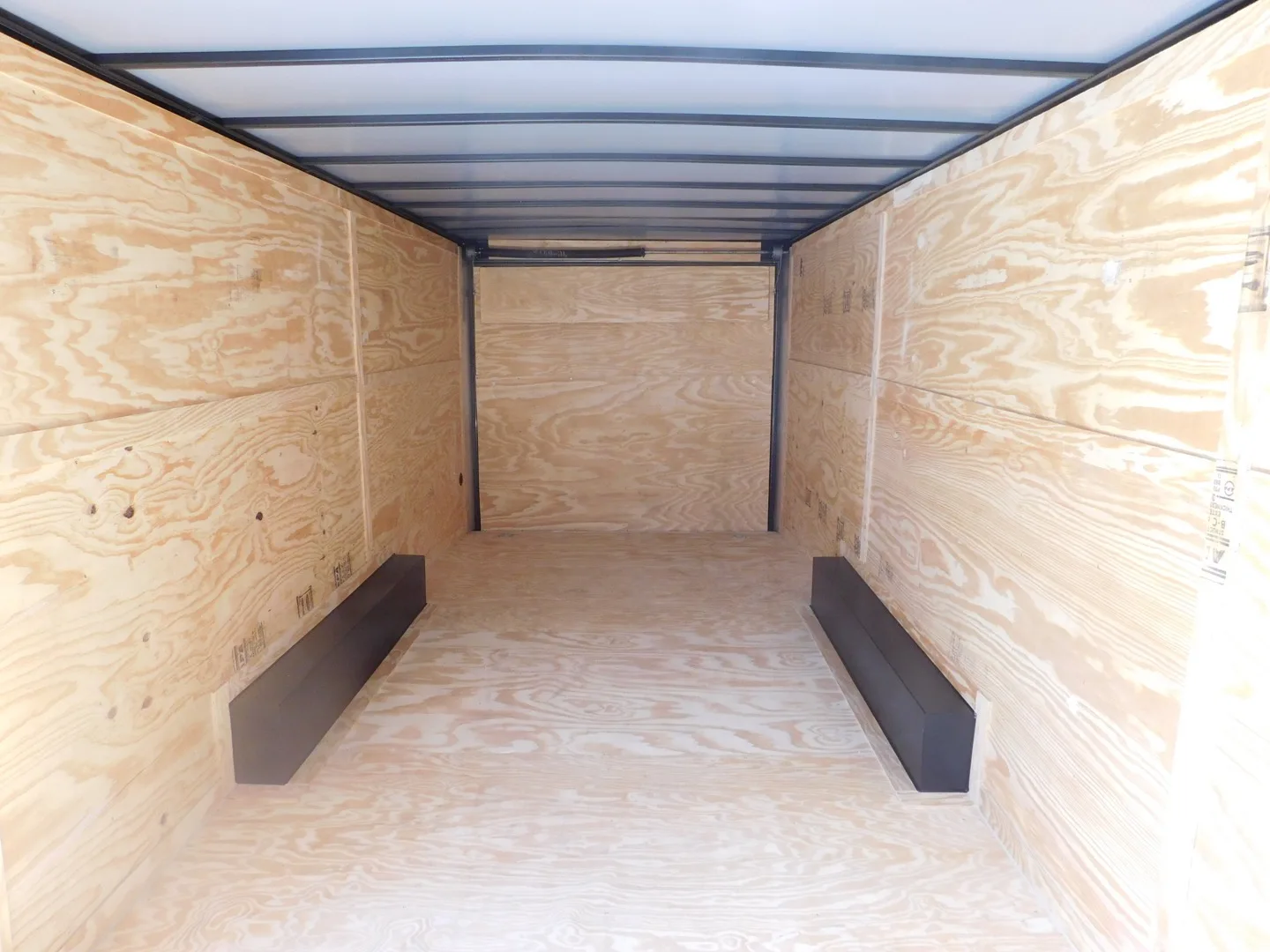 Fast Cargo 8.5×28 Enclosed Charcoal Gray Blackout Trailer - photo 3