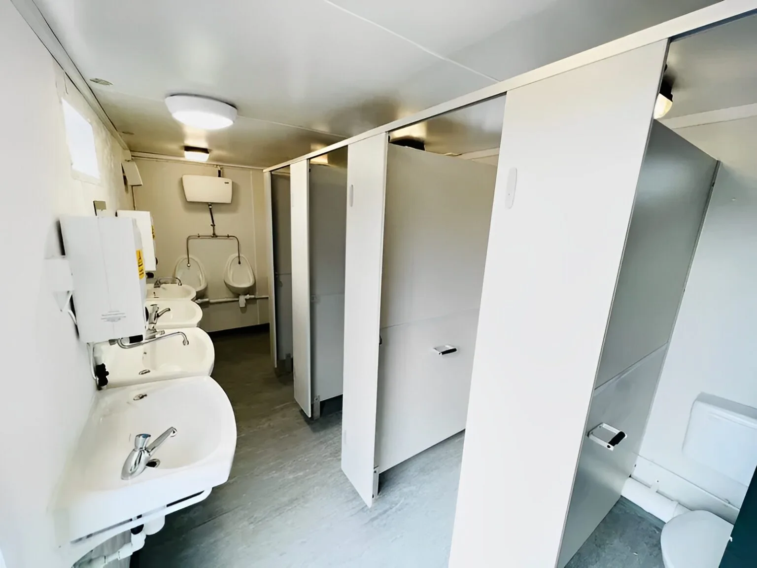 24ft x 9ft Toilet Block With Shower - 4+1 Toilet Unit - photo 4