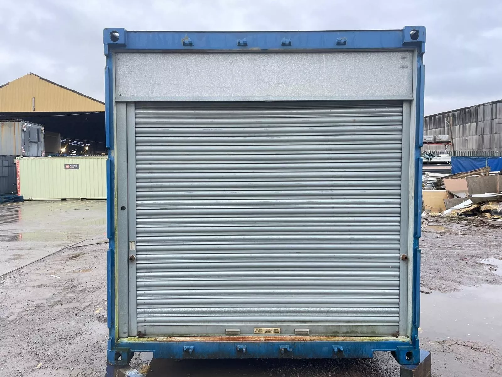 40ft Shipping Container with Roll-Up Door, Electrics & Interior Lighting - photo 1