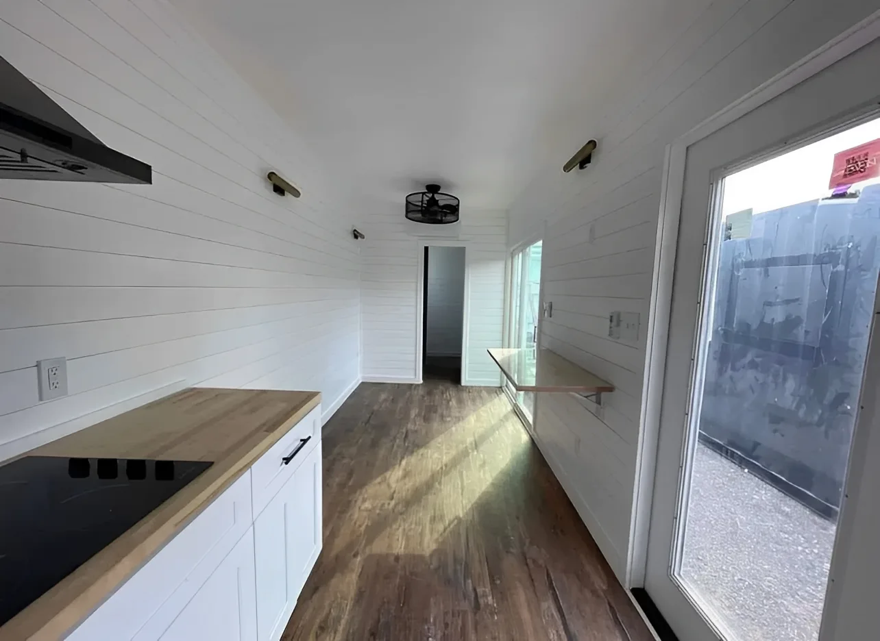 Customized 40ft Shipping Container House - Luxury 1 Bedroom Home - photo 2