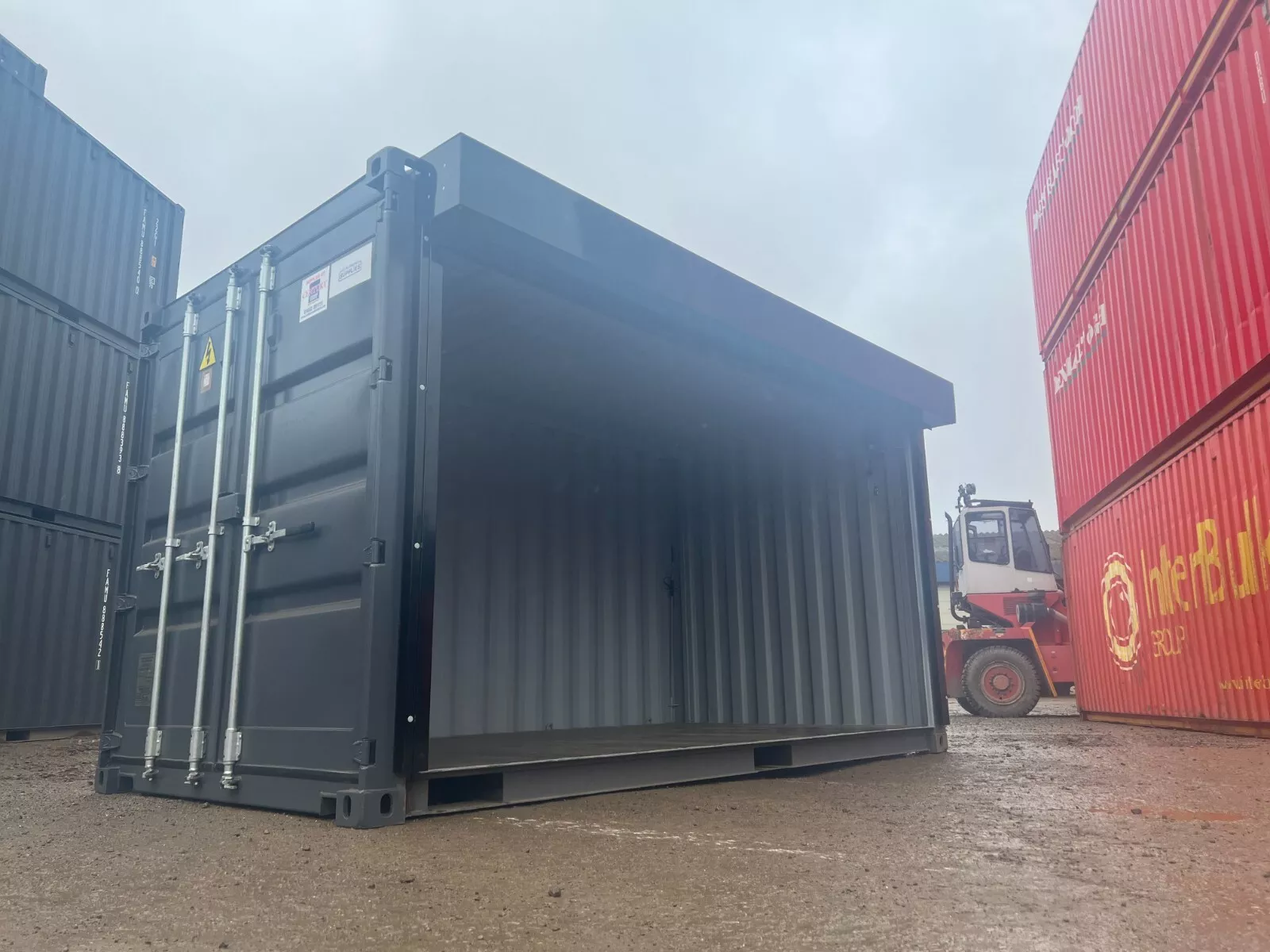 Shipping Container with Electrified Full Roll Up Side Opening - photo 4