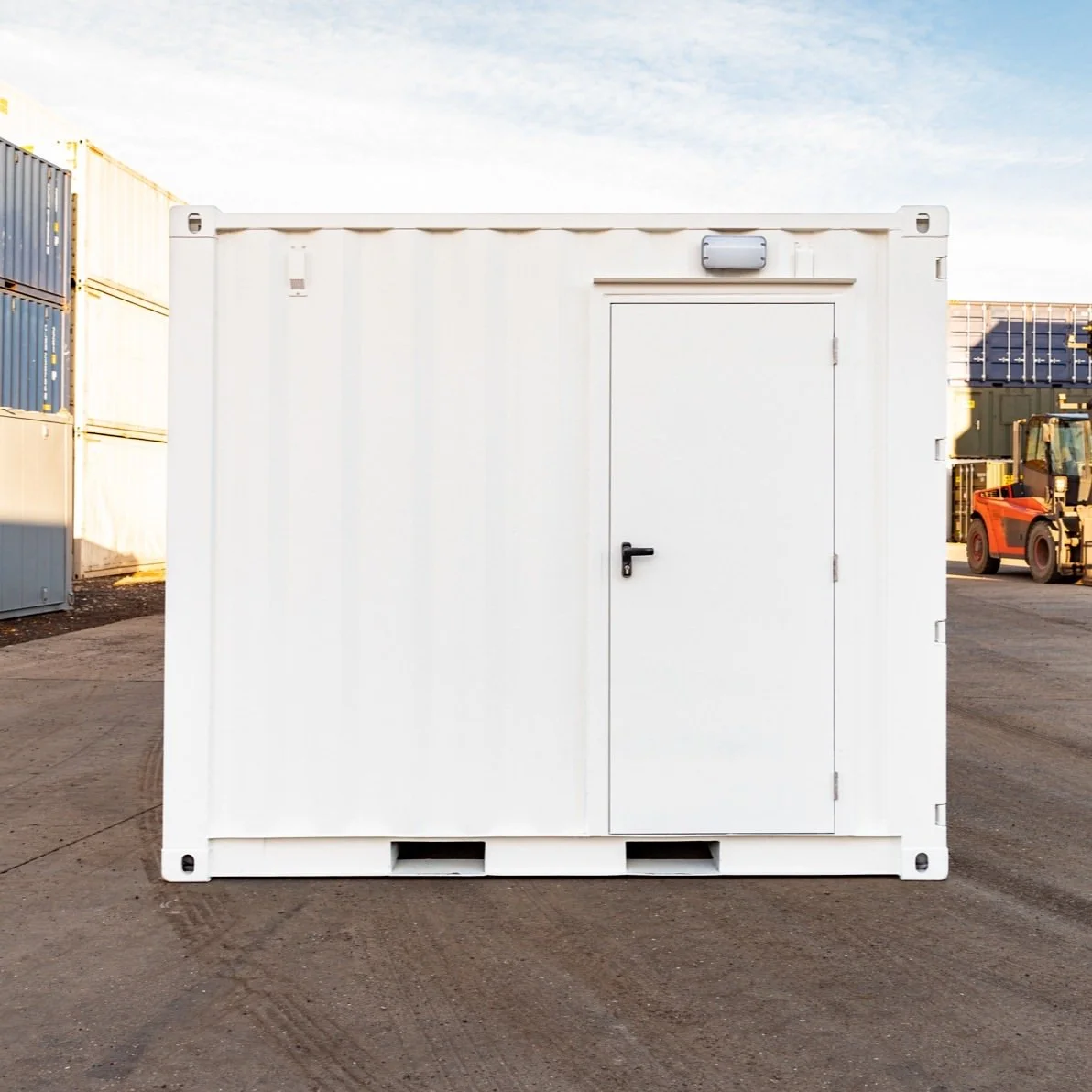 10ft Custom Workshop/Office Shipping Container - photo 2
