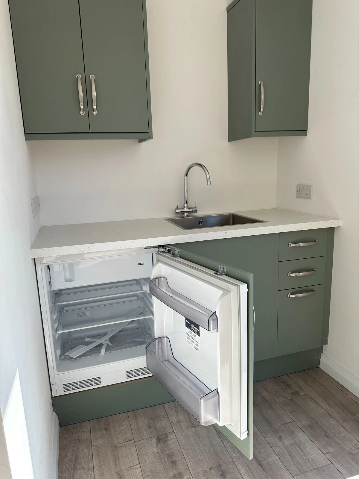 7.5 x 3m Office with Kitchenette and WC - photo 4